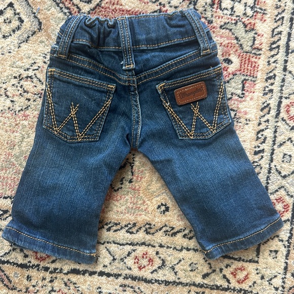 Baby wrangler jeans 0-3 months - Picture 2 of 3